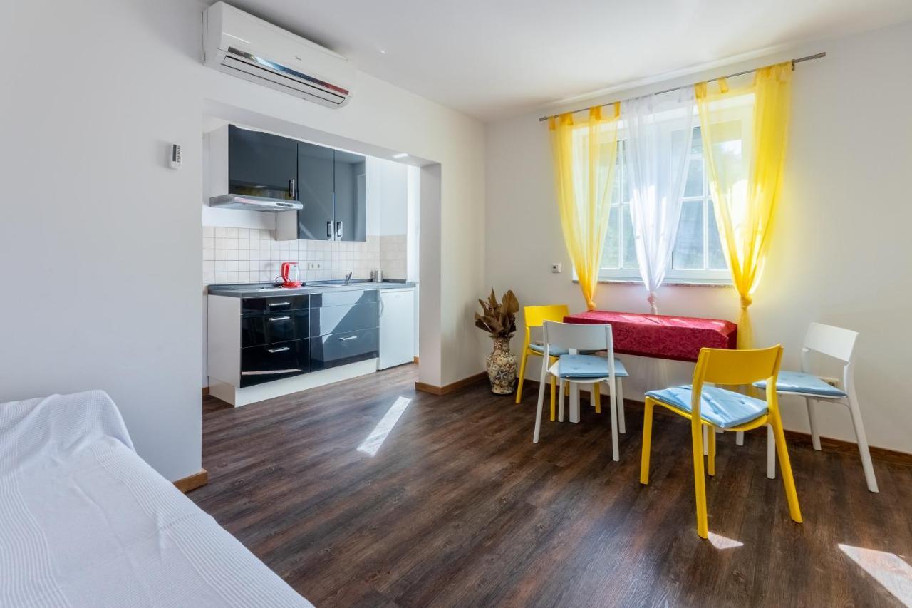 Rimac Apartment And Rooms Novi Vinodolski Eksteriør bilde