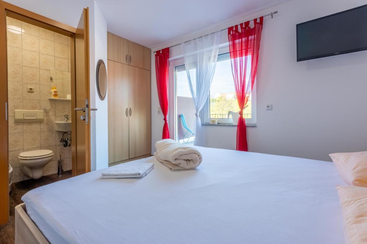 Rimac Apartment And Rooms Novi Vinodolski Eksteriør bilde
