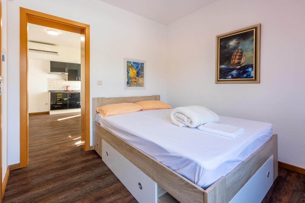 Rimac Apartment And Rooms Novi Vinodolski Eksteriør bilde